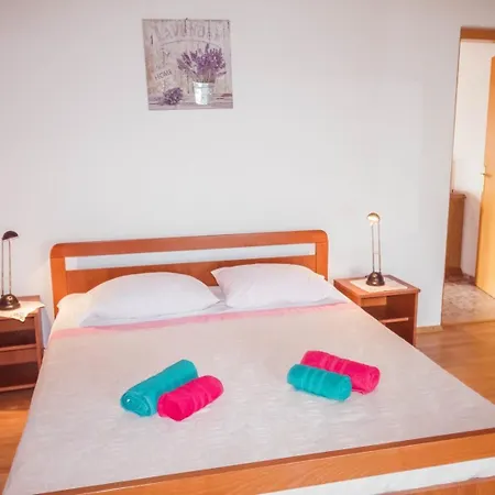 Apartmán With Parking Space Basanija, Umag - 27203 Savudrija